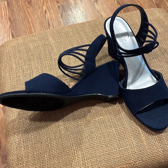 NWOT Navy Blue Wedges - Picture 2 of 2